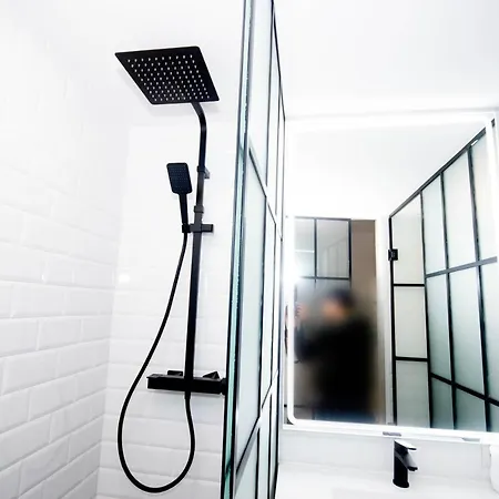 For You Rentals Apartamento Temporal Con Encanto En Malasana Min24 Madrid Exterior photo