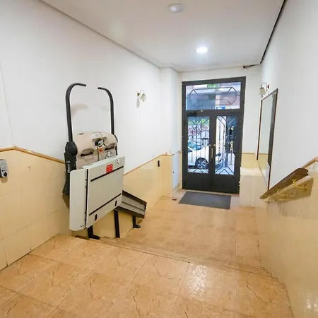 For You Rentals Apartamento Temporal Con Encanto En Malasana Min24 Madrid Exterior photo